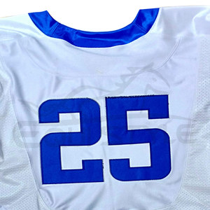 Uniforme de Fútbol Americano Blanco, Cuello en V Azul, Jersey y Pantalones Cortos con Letras Impresas, Diseño Personalizado para Equipos - Product Image 4