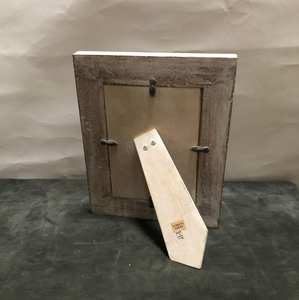 Marco de fotos de madera personalizado con opción de grabado láser, perfecto como regalos personalizados - Product Image 2