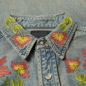 Camisas de Mezclilla Florales Personalizadas al por Mayor, con Logotipo y Diseño Bordados, para Hombre, con Dos Bolsillos y Botones - Product Image 2