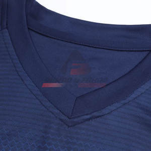 Uniforme de football de couleur personnalisée de haute qualité 100% uniforme de football en polyester à vendre - Product Image 3