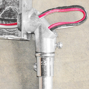 Conector de Acero NM para Conducto, Acoplamiento Combinado de 1/2 Pulgada EMT a 3/8 Pulgadas NM RC38/100 - Product Image 5