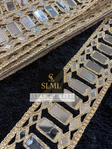 ผ้าลูกไม้ตาข่ายลายทองดีไซน์เนอร์ พร้อมงานกระจกตกแต่ง สำหรับตกแต่งขอบผ้าลูกไม้ตาข่าย สำหรับส่าหรี เลเฮงกา เสื้อผ้า และชุดเจ้าสาว - Product Image 2