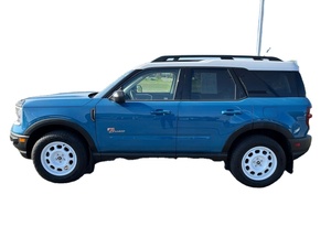 SUV Deportivo de Lujo Ultra-Lujo 2024, Tracción en las Cuatro Ruedas, Volante a la Izquierda, >8L Gasolina, Automático, 7 Asientos de Tela, Techo Panorámico - Product Image 2