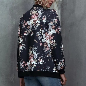 Veste bombardier à sublimation au prix de gros vêtements décontractés à glissière pour femmes veste d'hiver pour femmes brodée à imprimé floral - Product Image 4
