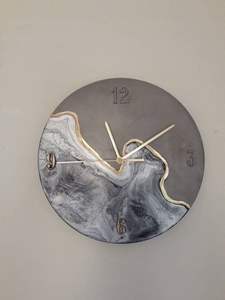 Horloge murale élégante en résine époxy faite à la main pour la décoration intérieure Superbe grande montre pour les espaces de vie élégants d'Inde - Product Image 2
