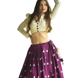 Secuencia de bordado de algodón puro de último diseñador, trabajo Lahenga Choli por Fab Zone - Product Image 1