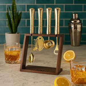 Ensemble complet d'outils de bar en métal comprenant des accessoires essentiels pour mélanger, servir et garnir les boissons - Product Image 1
