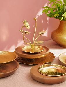 Sculpture de cerf en laiton élégante, art métallique artisanal, figurine décorative, parfaite pour la décoration de la maison, du bureau ou de la table - Product Image 4