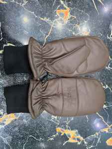 Gants de moto en cuir sur mesure pour les sports de plein air - Durables et compatibles avec les écrans tactiles - Product Image 3