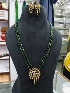 Bijoux traditionnels indiens Long collier Kundan serti de perles marron et de boucles d'oreilles assorties pour la mariée et la fête - Product Image 4