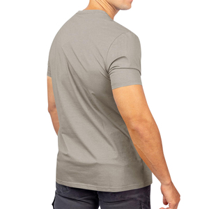 Venta al por mayor de camisetas para hombre con cuello en V 100% algodón respetuoso con el medio ambiente transpirable logotipo personalizado de impresión de manga corta bolsillo camiseta de alta calidad - Product Image 4