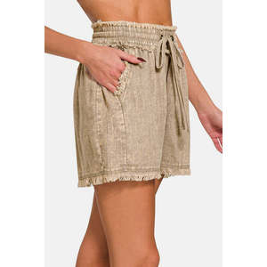 Pantaloncini da donna Zenana in lino lavato con coulisse e orlo sfrangiato - Product Image 1