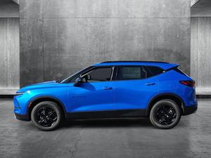 Chevrolet Blazer RS FWD 2023 d'occasion en bon état avec sièges en cuir Intérieur foncé - Product Image 2