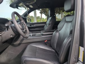 Jeep Wagoneer L Series II Twin Turbo 4WD 2024 Usado en Buenas Condiciones - Product Image 4