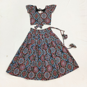 Conjunto Tradicional de Lehenga Choli Negro Ajrakh para Niños |   Vestido Largo de Poliéster de Secado Rápido para Niñas, Ideal para Bodas y Fiestas de Diwali - Product Image 1