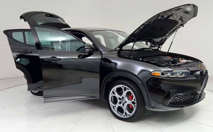 2024 Alfa Ro-meo Tonal Veloce 4dr SUV AWD 1.3L 4cyl Turbo essence/électrique plug-in hybride 6A - Product Image 6