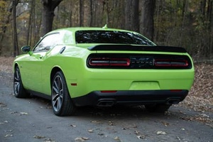 Dodge Challenger R/T Shaker V8 Coupé Automático de 8 Velocidades, Superventas 2023 - Product Image 3