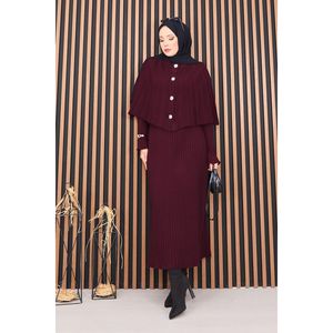 Ensemble deux pièces bordeaux : Cape boutonnée et robe en maille avec hijab sans col en tissu côtelé - Product Image 6