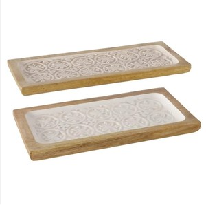 Plateaux de forme rectangulaire de vente chaude plateau de service en bois massif avec poignées en métal pour la maison et les restaurants à un prix compétitif - Product Image 5