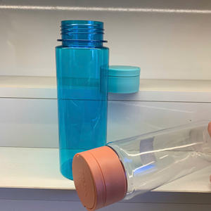 Bouteille d'eau en plastique PET sans BPA de 600 ml avec bouchon rabattable anti-fuite et marqueur de temps pour la salle de sport, le bureau, l'extérieur - Vaisselle PAVICO - Product Image 6