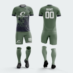 Ensemble de vêtements de sport en polyester pour le football avec impression par transfert thermique, maillot et short pour jeunes à séchage rapide avec logo personnalisé - Product Image 5
