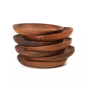 Assiettes et plateau de service ronds en bois d'acacia massif sûrs et écologiques pour les fêtes Nature Design par Crescent Crafts - Product Image 1