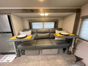 ผู้จำหน่ายรถบ้านเคลื่อนที่ North wood Arc tic Fox Camper รุ่น 990 ปี 2026 สำหรับขาย - Product Image 2