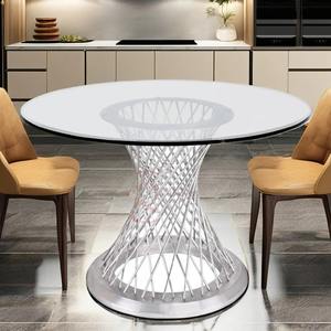 โต๊ะกระจกกลมทันสมัยพร้อมฐานโลหะบิดที่สลับซับซ้อนเป็นจุดโฟกัสที่ทันสมัยสำหรับพื้นที่นั่งเล่นร่วมสมัย - Product Image 6