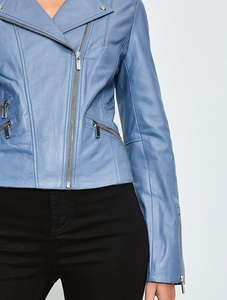 Chaqueta de Piel de Oveja para Mujer con Detalles de Flecos - Estilo Bohemio - Diseño Único - Tejido Transpirable Ecológico y Ligero - Product Image 5