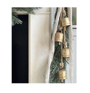 Campanas de vaca de hierro rústicas antiguas para cercas de ganado con sonido fuerte y estilo de campo rural forjado a mano - Product Image 1