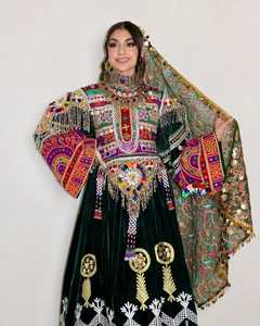 Fabricants professionnels de robes afghanes de qualité supérieure pour femmes, robes tribales vintage modestes faites à la main, broderies afghanes longues jusqu'au sol - Product Image 5