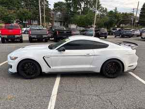 Ford Mustang Shelby GT350 Fastback RWD Sedán 2024 Usado en Excelentes Condiciones, Transmisión Automática, Techo Panorámico - Product Image 5