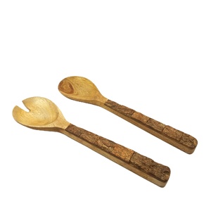 Nouveau design bois d'acacia avec poignée de couleur serveur de salade vente chaude avec des prix bon marché fabriqué par un fabricant indien - Product Image 5