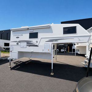 Vendeur Vérifié Nouveau 2026 Pop Caravan 2800BH Remorque de Voyage en Acier Inoxydable 45m Charge Utile 45kg Capacité de Couchage 6-8 Personnes - Product Image 1