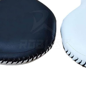 Raquettes de Taekwondo en cuir de vachette écologique 2,5 kg pour l'entraînement et la pratique avec une forte adhérence, une surface lisse et une manipulation facile - Product Image 3