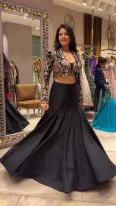 Exclusivo Conjunto de Lehenga Estilo Fishly Negro Étnico - Conjunto de 3 Piezas de Seda Tapeta con Bordado de Lentejuelas, Choli con Koti y Lehenga - Product Image 2