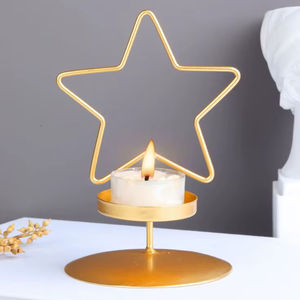 Exclusivo Portavelas de Metal Dorado en Forma de Estrella, Centro de Mesa para Bodas y Cenas, Decoración de Hogar de Lujo, Arte Fino Grande - Product Image 1