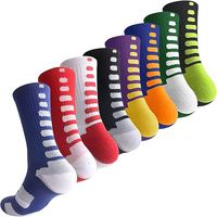 Chaussettes de sport personnalisées OEM pour hommes, rayées blanches et noires, tricotées, respirantes, coupe régulière, en coton et élasthanne, hiver 2026