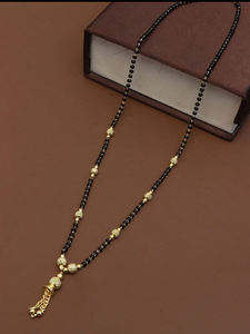 Mangalsutra de Diseño para Mujer con Baño de Oro Premium y Hermoso Colgante, Ideal para Bodas y Fiestas - Product Image 3