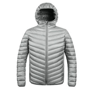 Explora las Chaquetas Acolchadas Ligeras que Ofrecen Máxima Calidez y un Tamaño Mínimo para tus Aventuras Invernales - Product Image 1