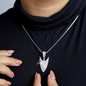 Nouveau pendentif fer de lance en or blanc 10kt Hip Hop avec diamants ronds en moissanite taille brillante pendentifs et breloques unisexes - Product Image 6