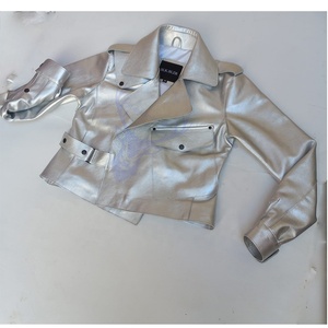 Chaqueta de Cuero de Invierno para Mujer de Alta Calidad con Detalle de Botones, Diseño Transpirable, Fabricada Profesionalmente en Pakistán - Product Image 2