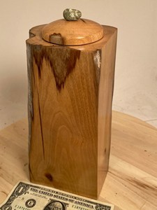 Urnes en bois de qualité forme carrée fournitures funéraires Europe fournitures urnes en bois à prix réduit - Product Image 2