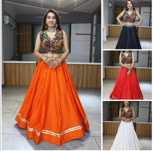 Dernier concepteur de couleur orange lehenga choli en tissu de coton rayonne avec uni, Gota Patti et Kali travaillent pour la collection Navratri - Product Image 5
