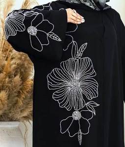 Vêtements traditionnels musulmans islamiques élégants et modestes pour femmes, robes formelles de Dubaï avec motif de fleurs, caftan de style abayas - Product Image 2