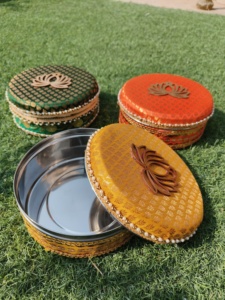 กล่องผลไม้สำหรับตกแต่งทำจากเหล็กหวานและแห้งสำหรับงานแต่งงานโปรดปรานปาร์ตี้ของขวัญคืนเทศกาล500กรัมและ250กรัมภาชนะบรรจุลายดอกไม้ดอกบัว - Product Image 2