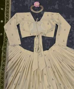 Vente en gros de Lehenga Choli en coton épais imprimé feuille de soie belle - Product Image 3