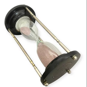 Minuterie de sable antique ronde moderne Verre d'heure unique personnalisé avec dessus et dessous en bois noir pour hôtel, bureau ou usage domestique - Product Image 1