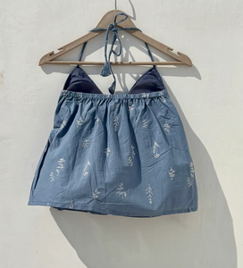 Top en coton arbre à broderie florale bleu gris bleu petit haut réglable à col licou - Product Image 1