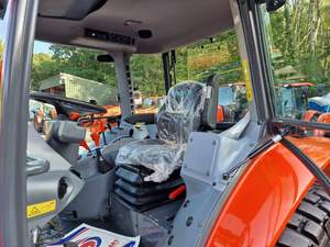 Tractor agrícola Kubota M4072 74HP 4WD | Tractor agrícola versátil a la venta - Product Image 5
